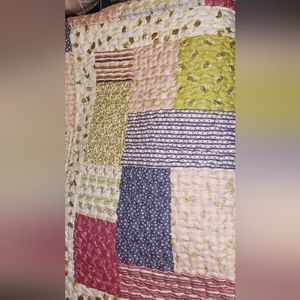 Twin size quilt and 1 sham